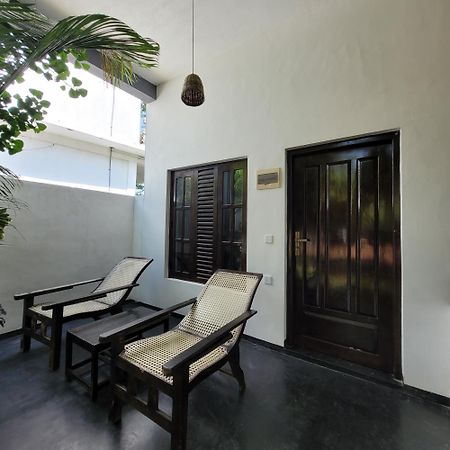 Agra Arugambay Hostel อารูกัมเบย์ ภายนอก รูปภาพ