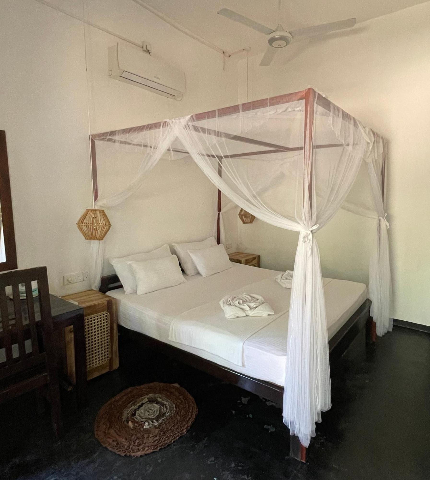 Agra Arugambay Hostel อารูกัมเบย์ ภายนอก รูปภาพ