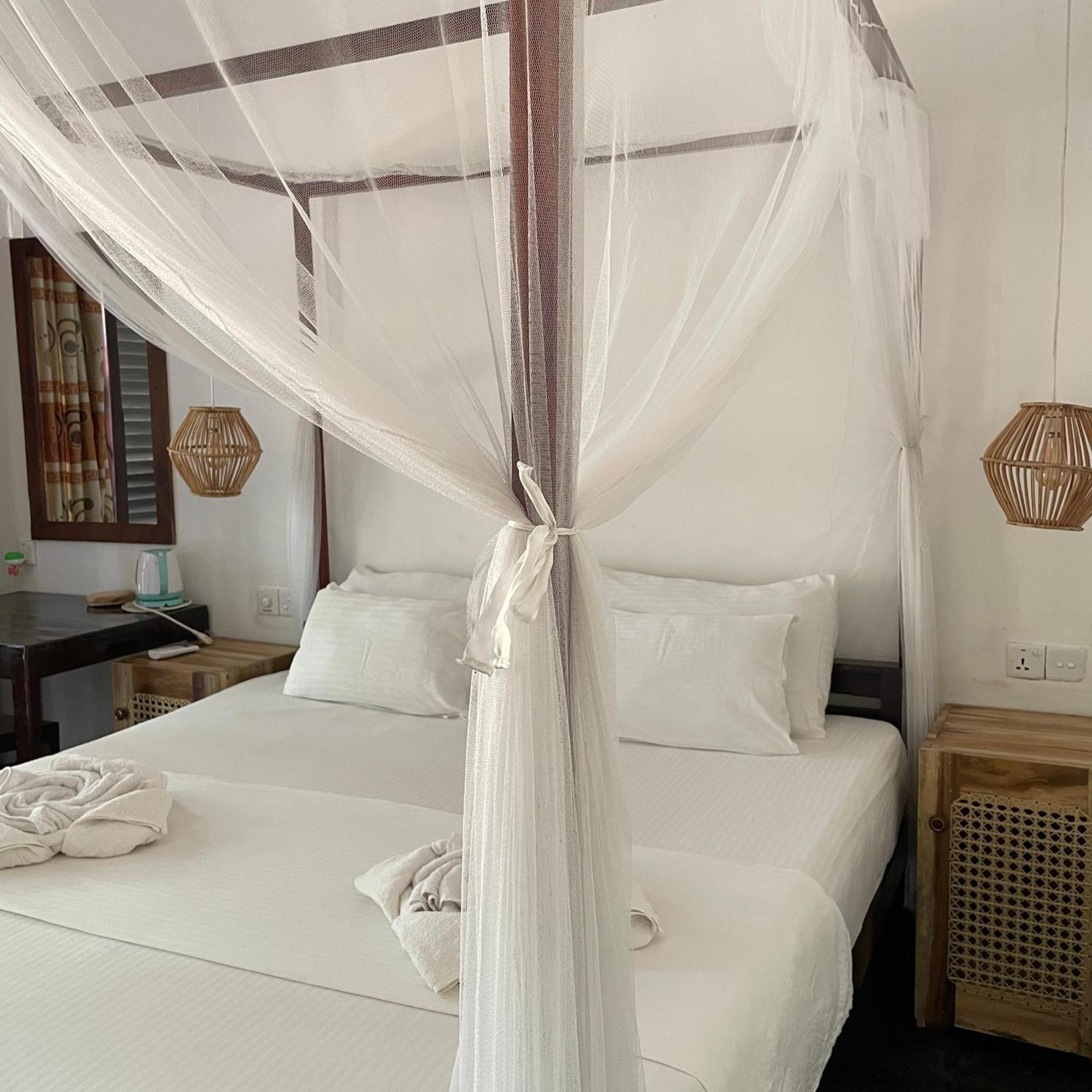Agra Arugambay Hostel อารูกัมเบย์ ภายนอก รูปภาพ