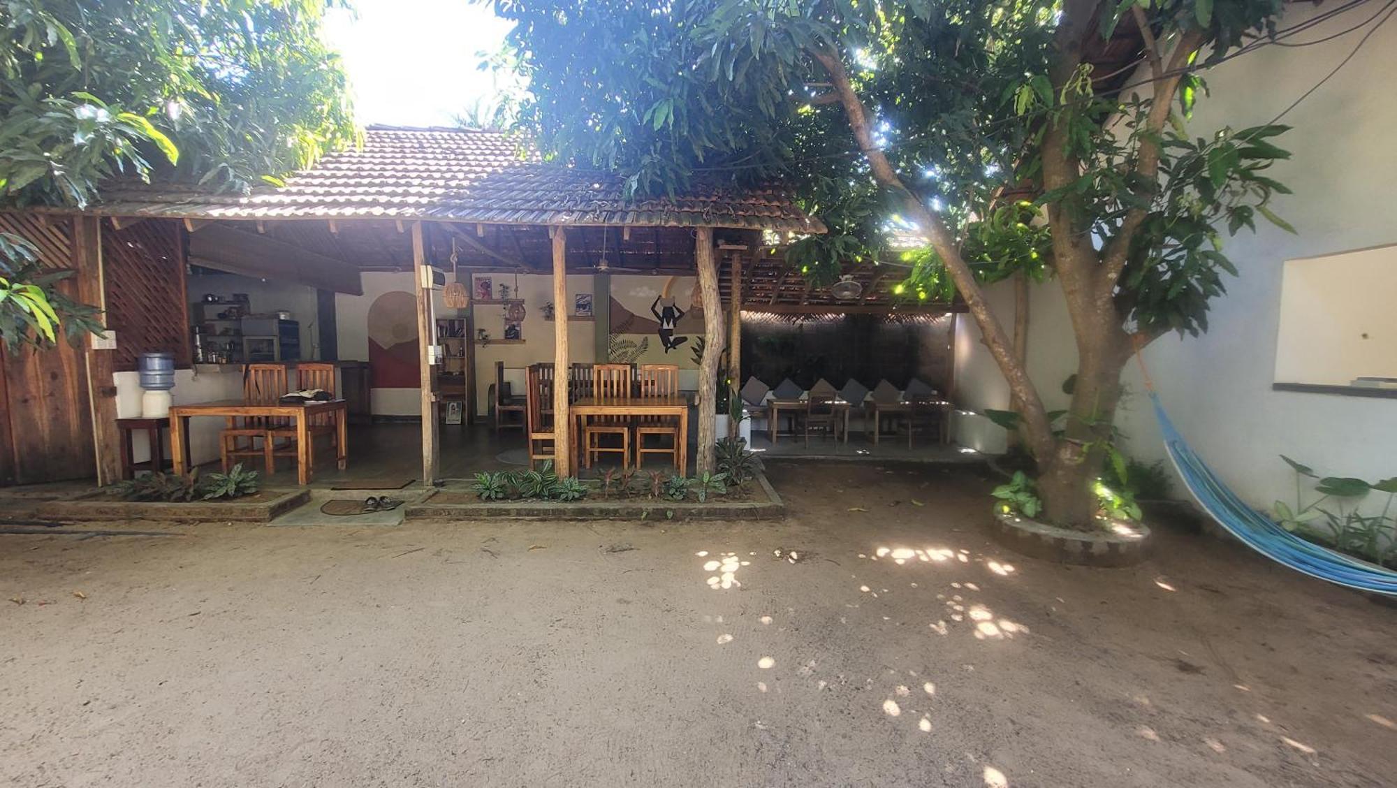 Agra Arugambay Hostel อารูกัมเบย์ ภายนอก รูปภาพ