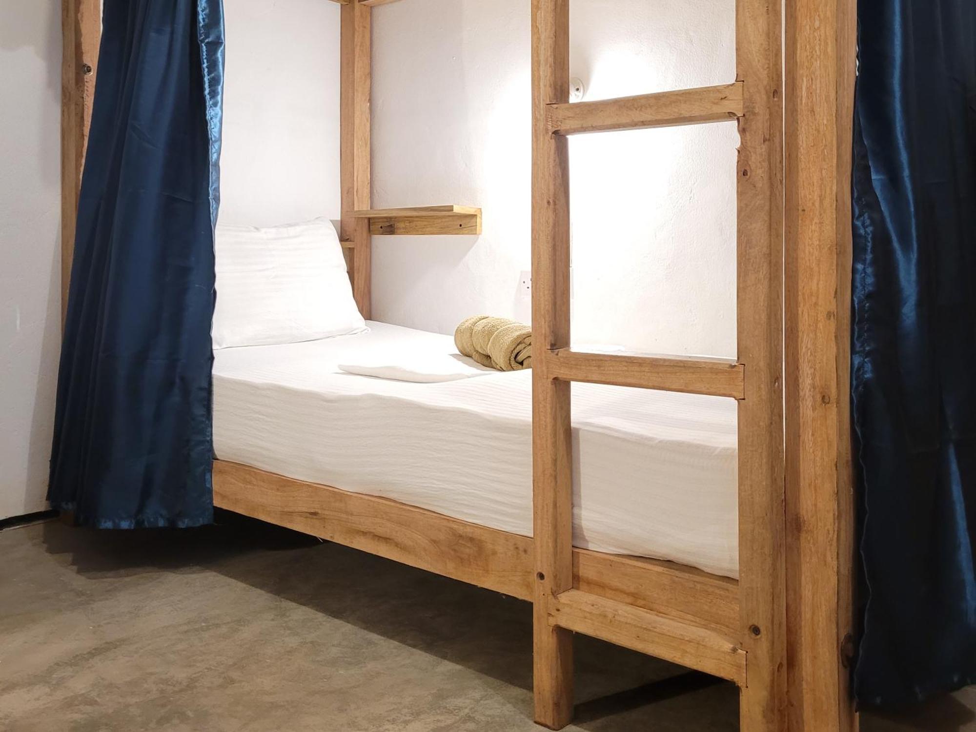 Agra Arugambay Hostel อารูกัมเบย์ ภายนอก รูปภาพ