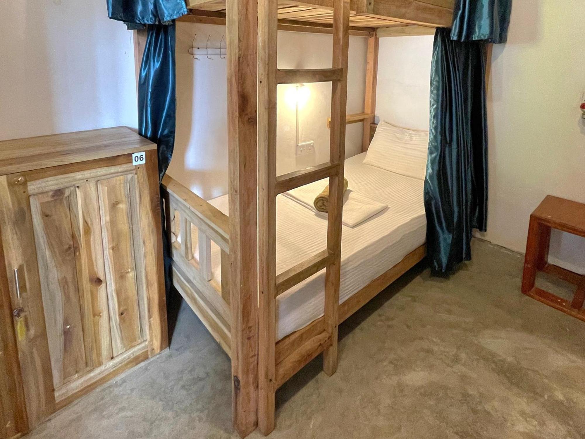 Agra Arugambay Hostel อารูกัมเบย์ ภายนอก รูปภาพ